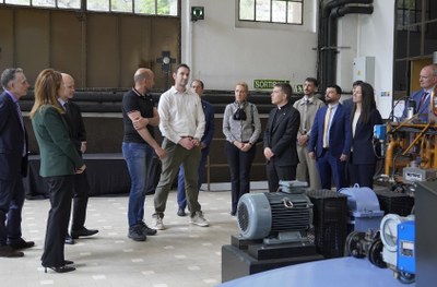 El copríncep episcopal visita FEDA per conèixer els projectes i el funcionament del grup