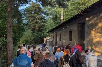 La segona visita nocturna al Camí hidroelèctric enceta la recta final de les Nits d’estiu