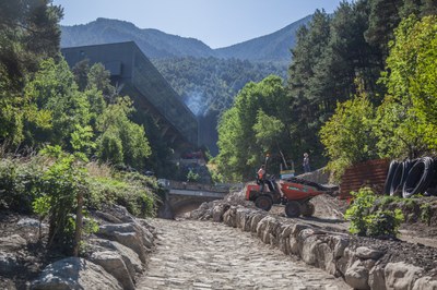 Les obres de la construcció de la xarxa de calor arriben a la rotonda de la Borda Estevet